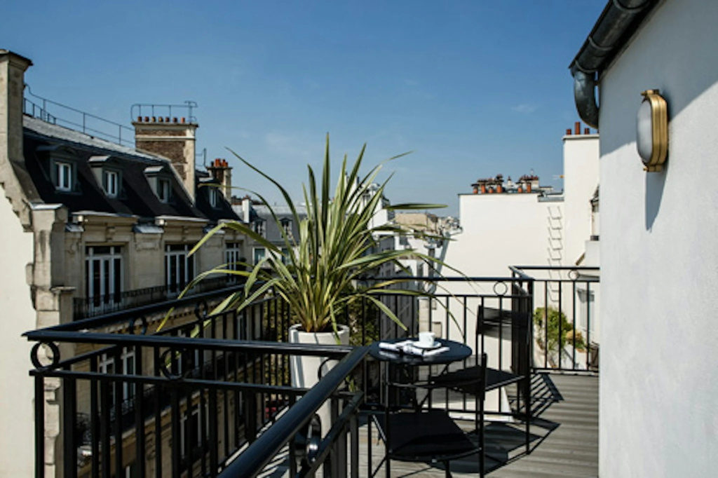 Hôtel du Rond-Point des Champs-Élysées 21