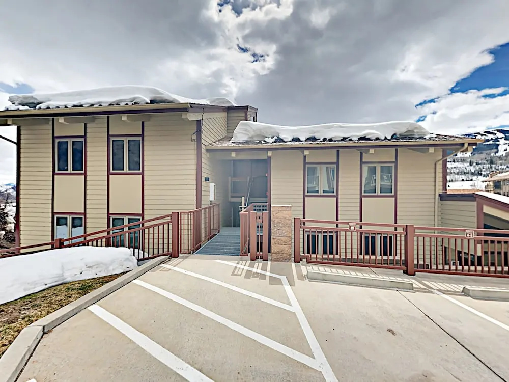 55 Upper Woodbridge - 3 Br Condo