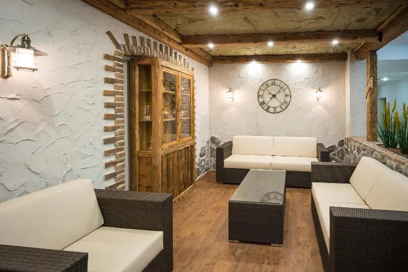 Lobby & Reception