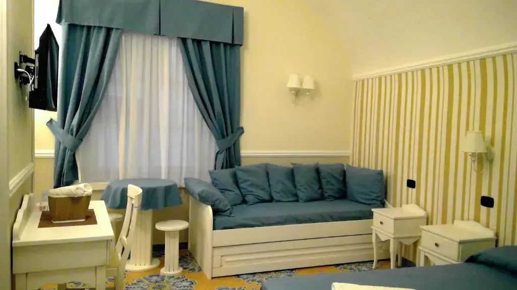 Economy room