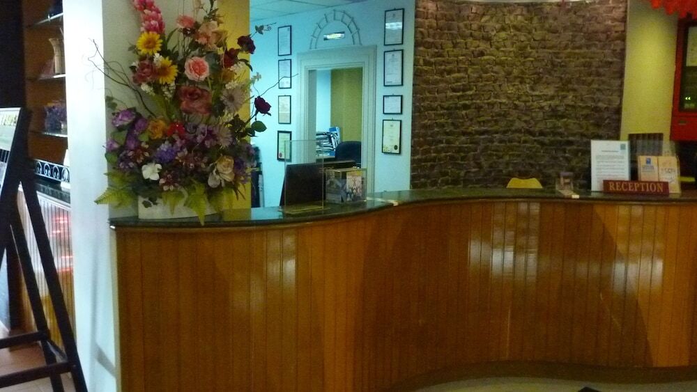 Megah D'Aru Hotel