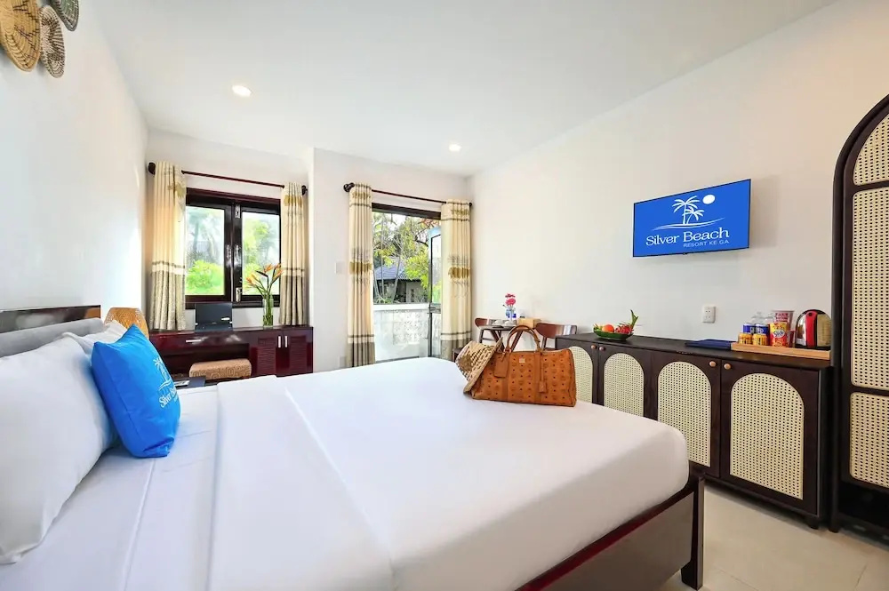 Deluxe Double room (full double bed)