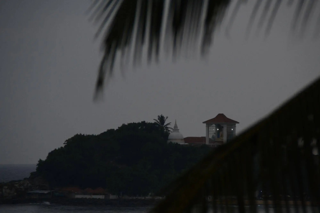 SURF UNA Beach Hotel