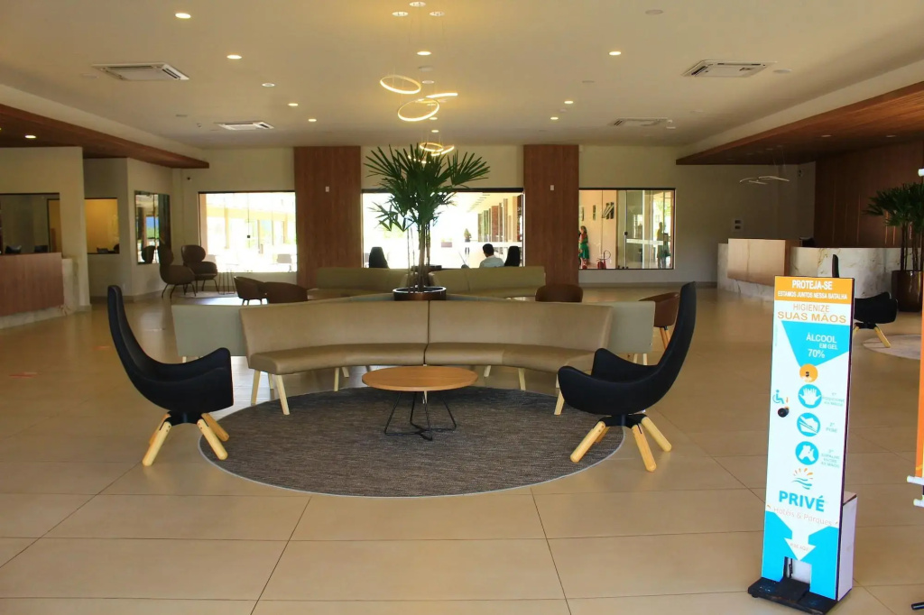 Lobby & Reception