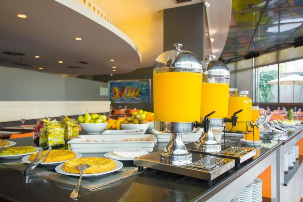Food & Beverage