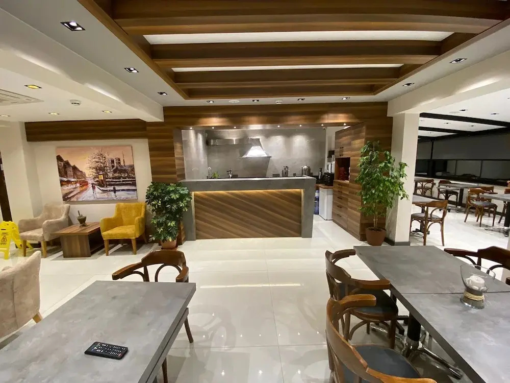 Lobby & Reception