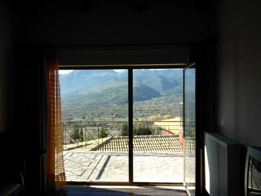 Deluxe Double room (full double bed)
