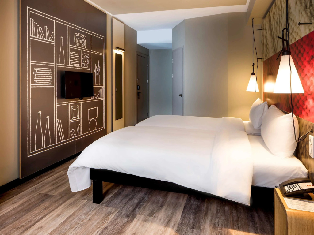 Отель ibis Istanbul West в Стамбуле