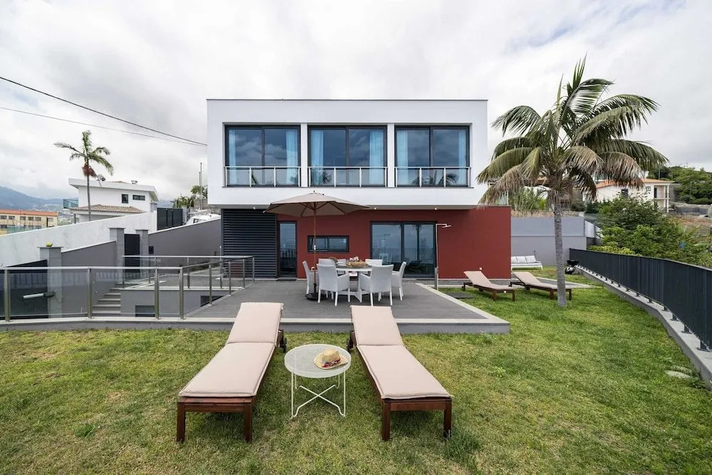 Vila Papagaio Verde by An Island Apart