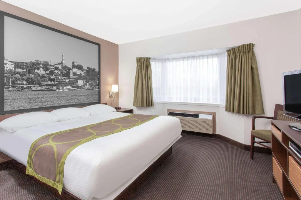 1 Bedroom Double Suite (full double bed)
