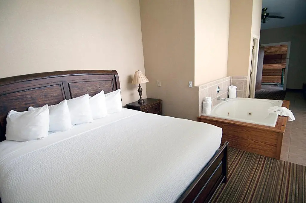 Suite with pool view