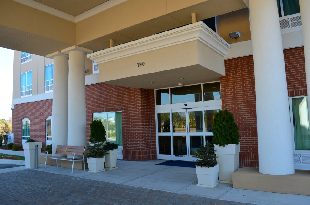 Holiday Inn Express Hotel & Suites Smithfield - Selma I -95 by IHG