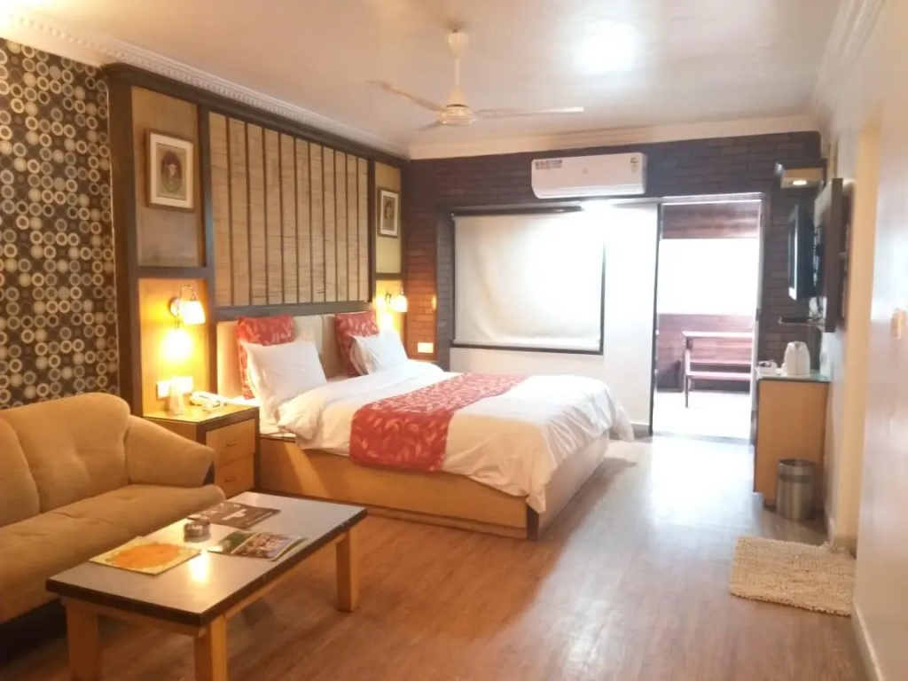 Standard room with balcony
