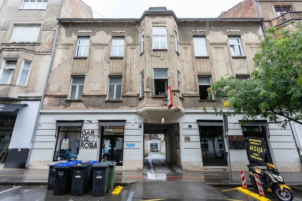 Modern and Design Apartment Near the Main Square