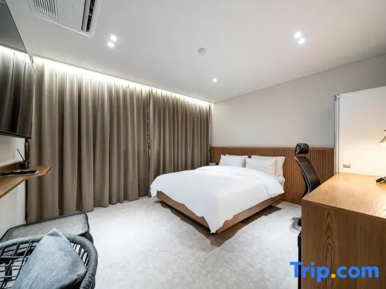 Superior Double room (full double bed)