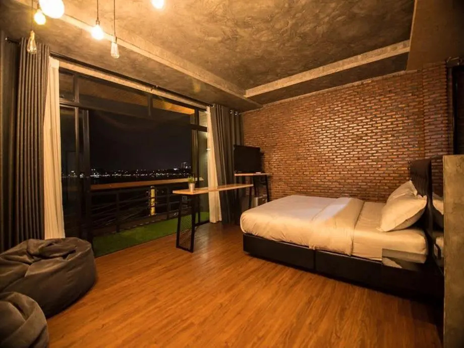 Deluxe room with lake view