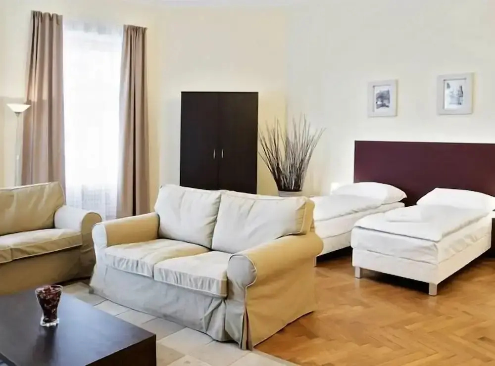 3 Bedrooms Apartment