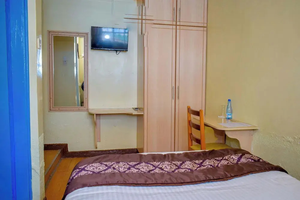 Standard Double room with garden view (full double bed)