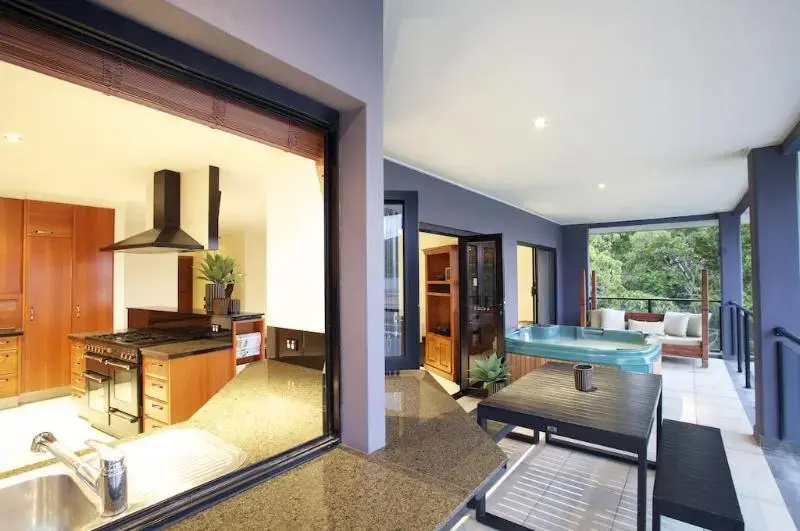 at Waterfront Whitsunday Retreat - Chambres