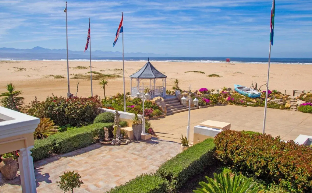 Beach & Waterfront