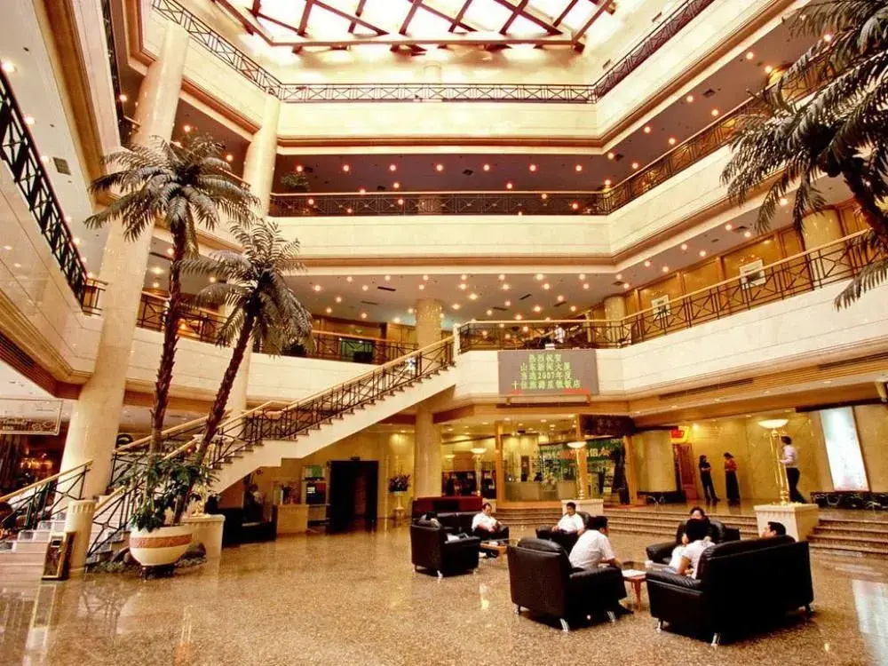 Lobby & Reception