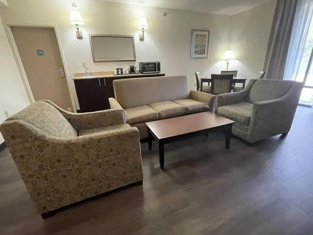 Double Suite (full double bed)