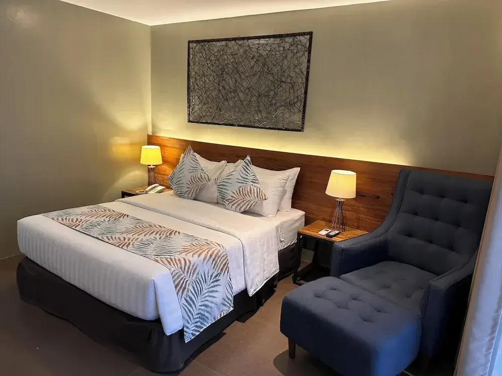 Deluxe Double room (full double bed)