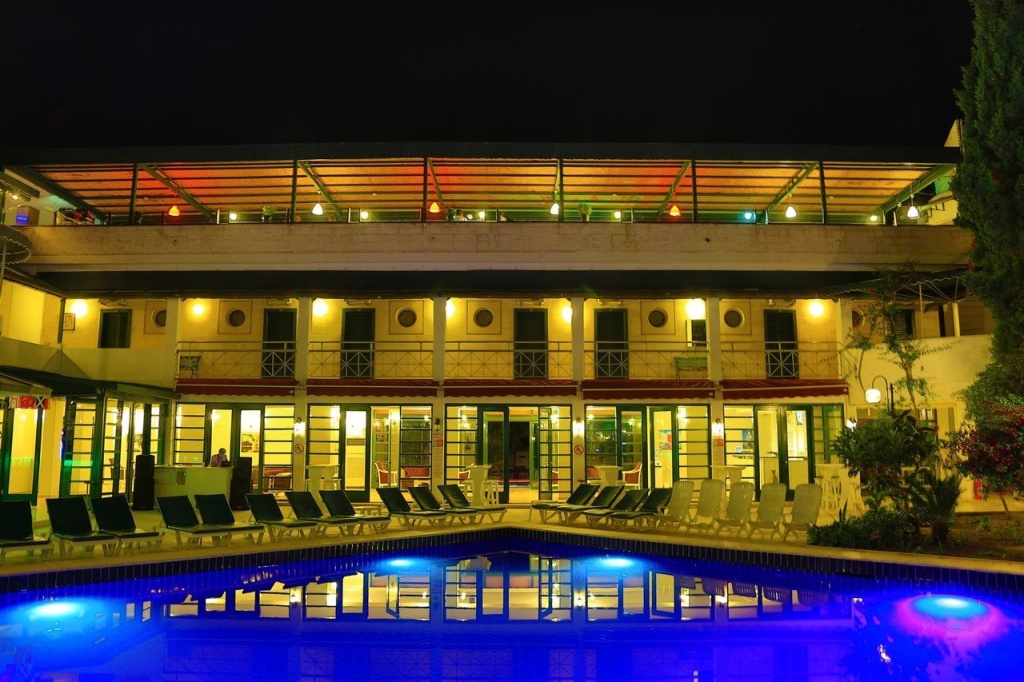 Hotel Bleu Nuit Bodrum — фото
