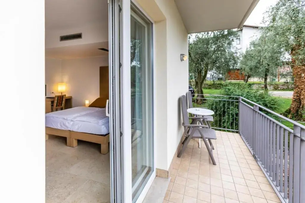 Standard Double room with garden view (full double bed)