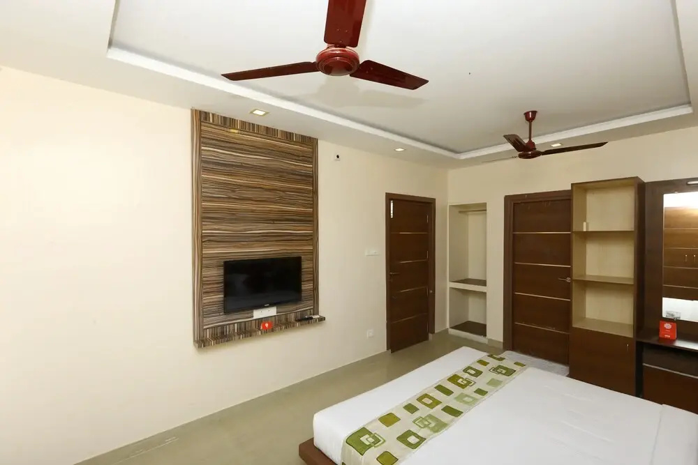 OYO 5323 Kamadenu Residency