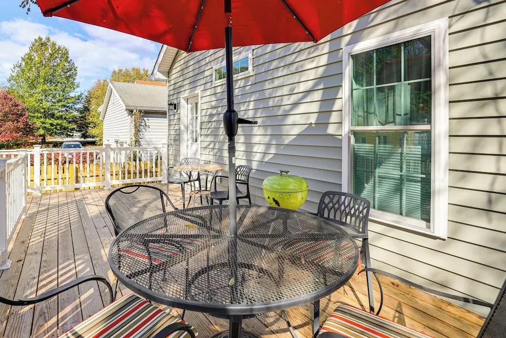 Walk to Historic Chestertown: Dog-friendly Retreat