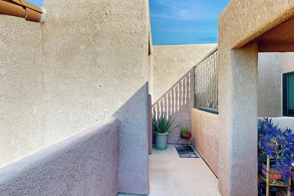 1 BR Condo in Tucson, Mountain Views