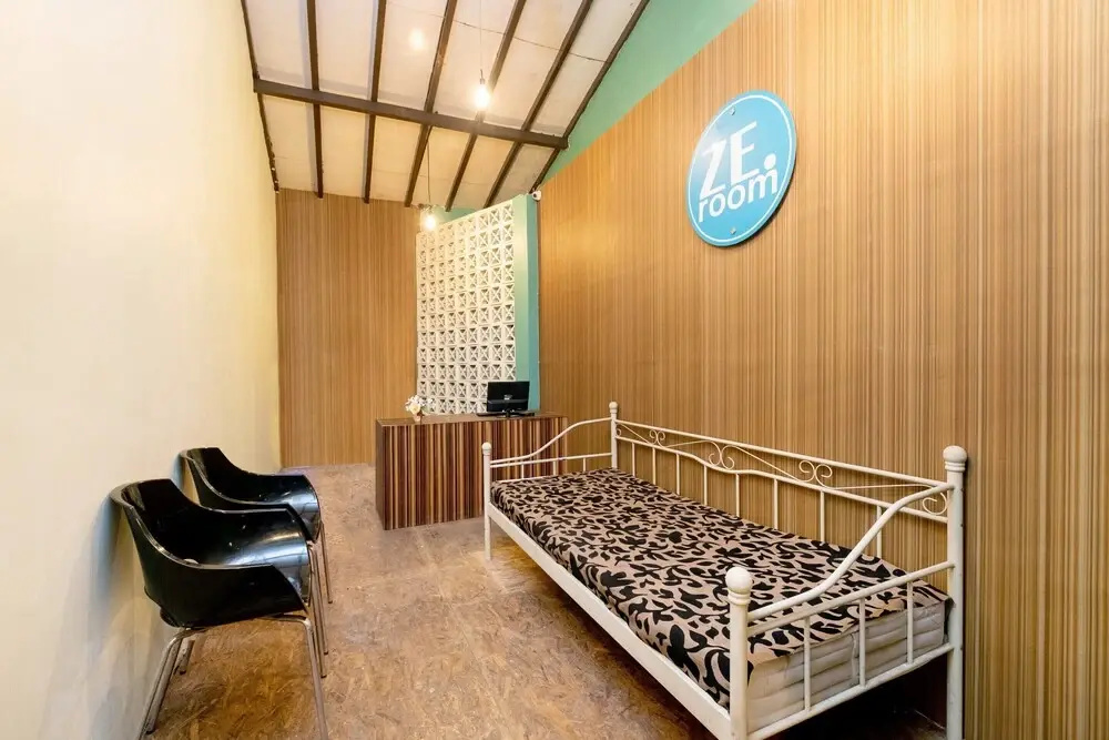 Ze Room by Oyo Rooms