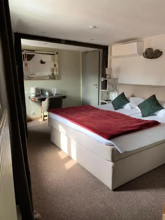 Au Cheval Blanc Hôtel et Restaurant - Chambres