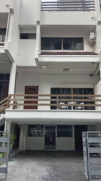 Stay On Sukhumvit 11