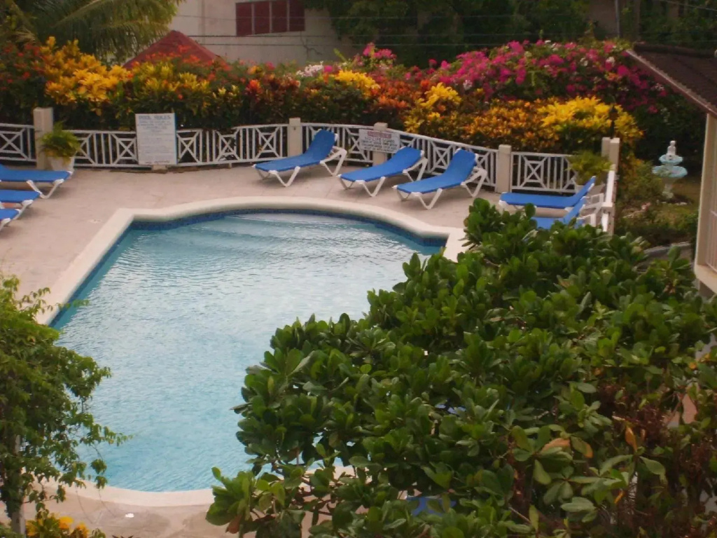 Relax Resort
