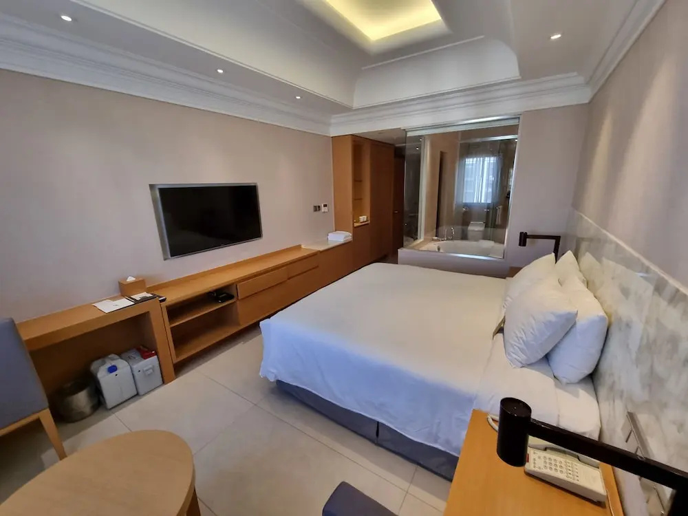 Superior Double room with city view (full double bed)