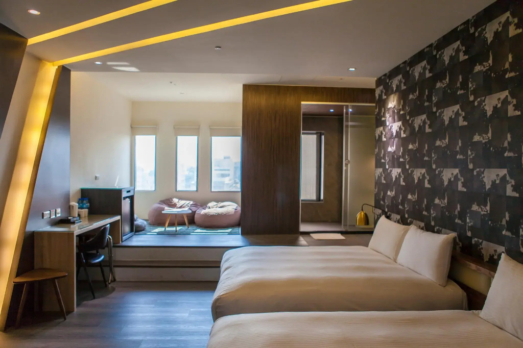 Lobby & Reception