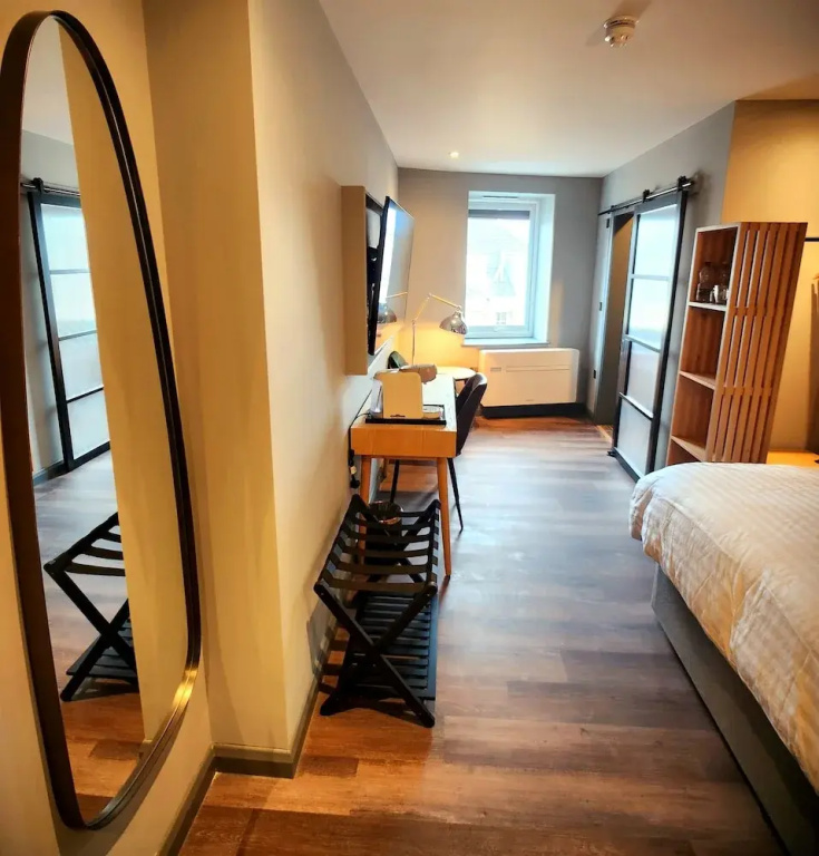 Deluxe Single room (single bed)