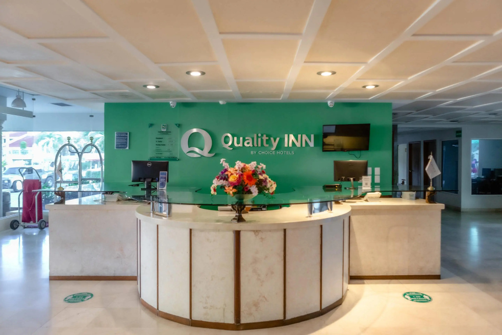 Quality Inn Mazatlan — 2
