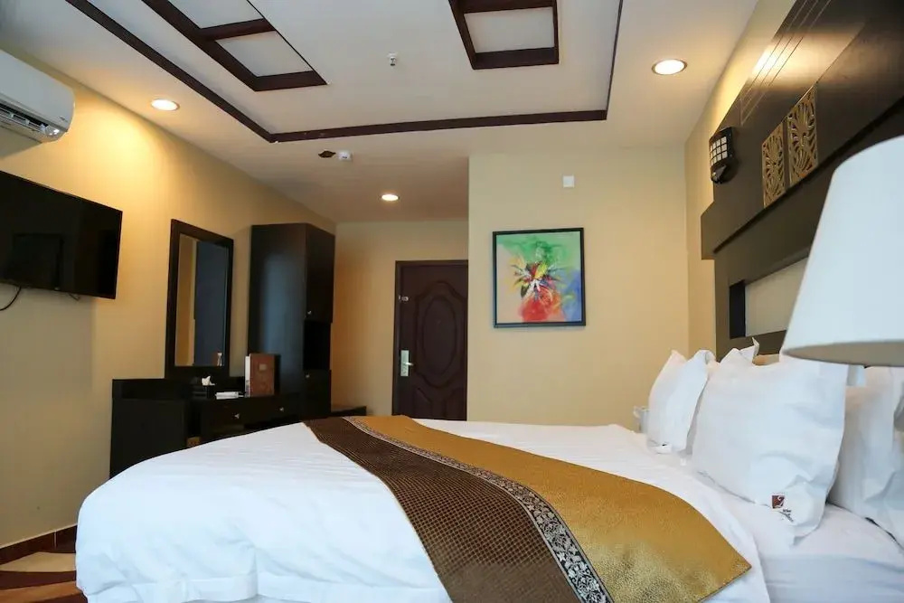 Lobby & Reception