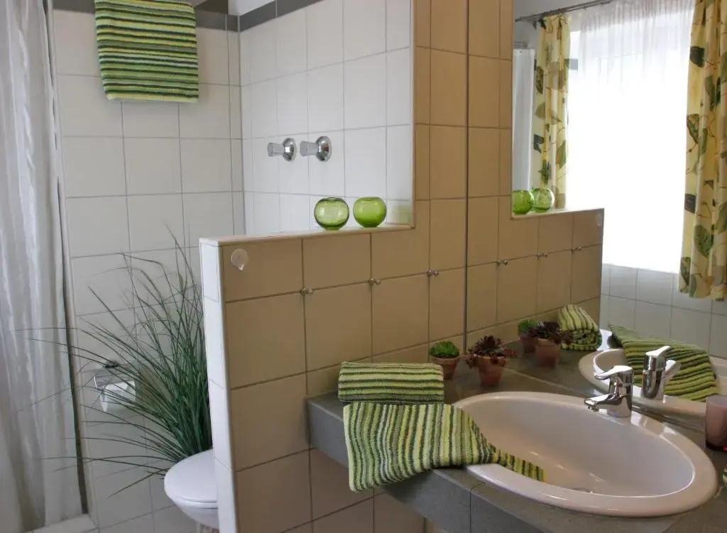 Standard Double room with balcony (full double bed)