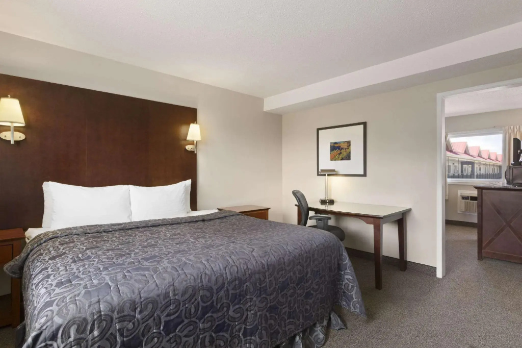 1 Bedroom Double Suite (full double bed)