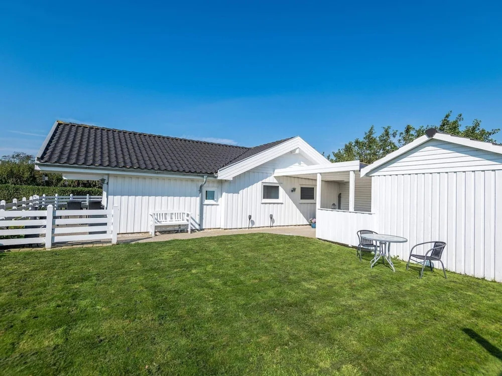 6 Person Holiday Home in Hemmet