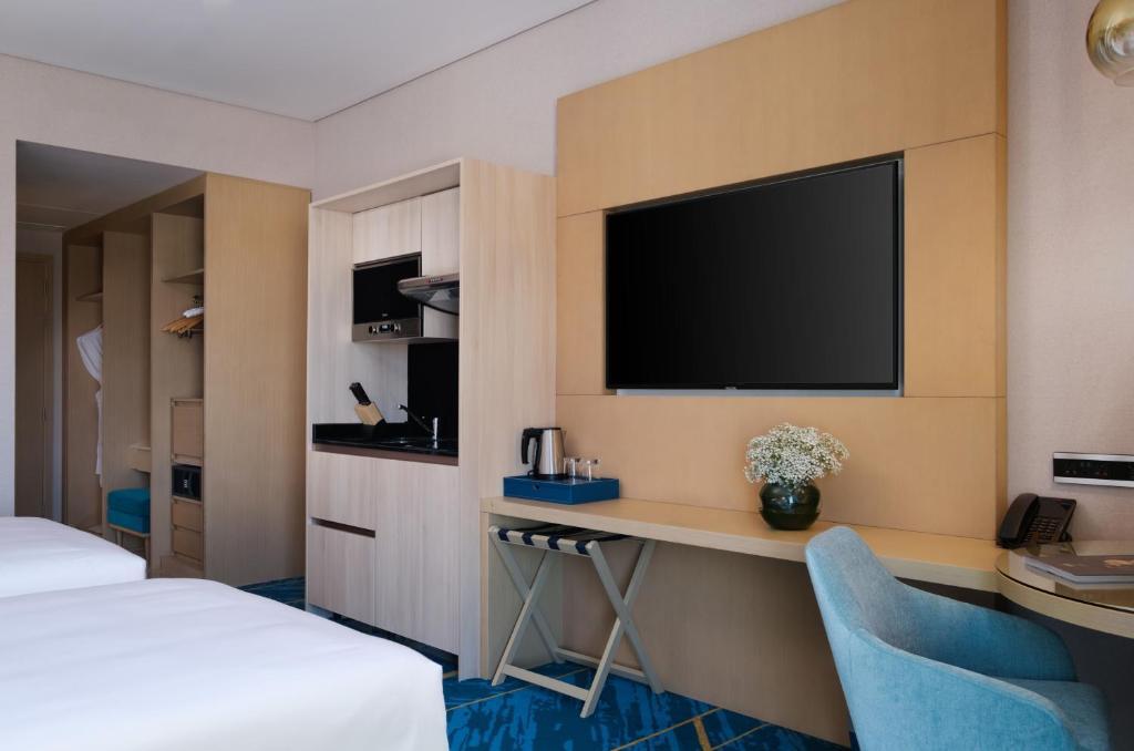 Апартаменты с 3 комнатами в Maani Muscat Hotel & Suites