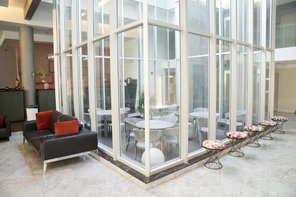 Lobby & Reception