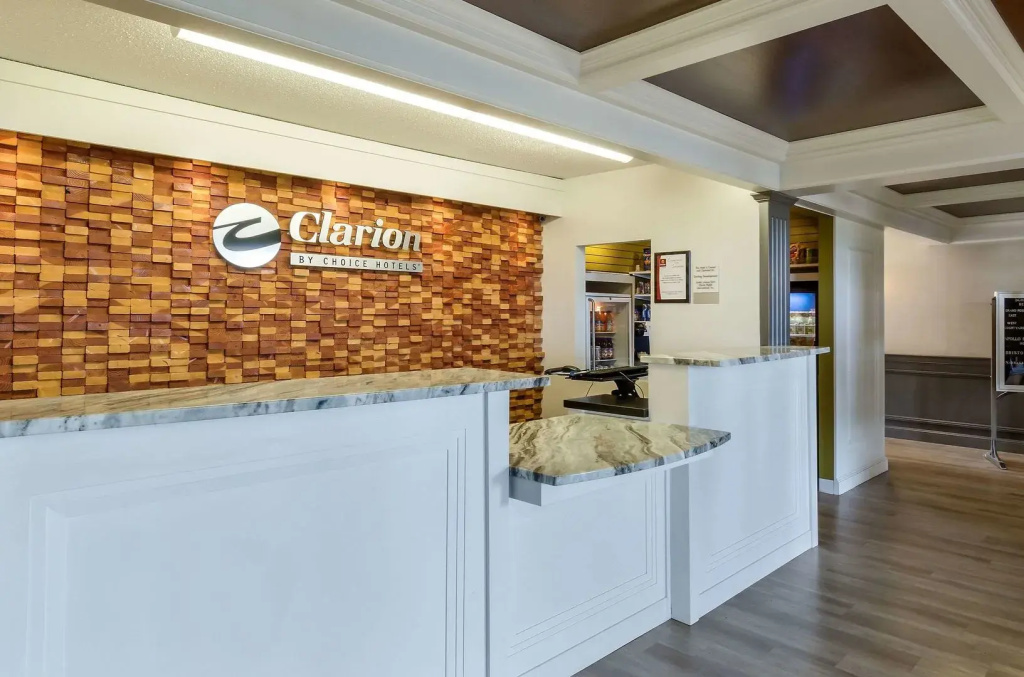 Lobby & Reception