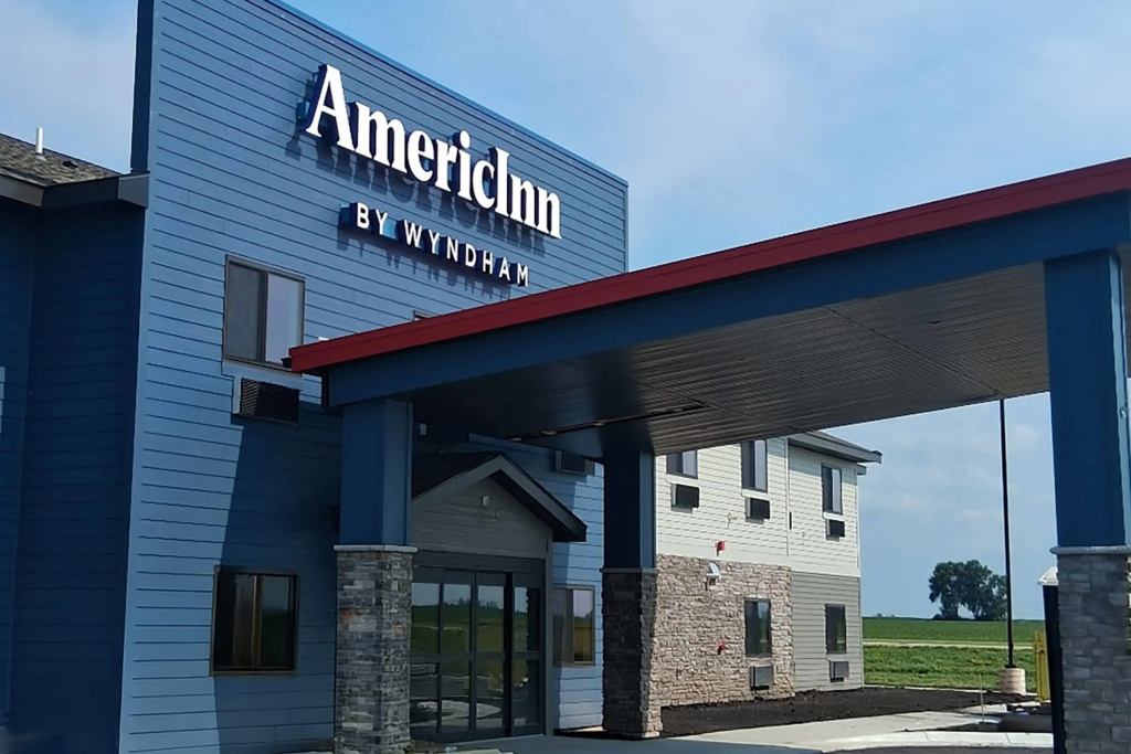 AmericInn by Wyndham Mountain Lake MN