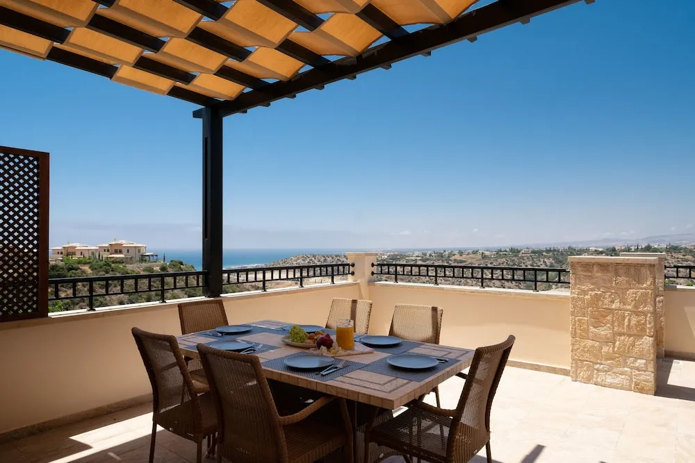 Stunning 3 bedroom villa 'BZ01' with private pool, stunning views, communal pool and resort facilities, Zephyros Village on Aphrodite Hills Re