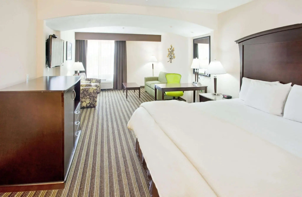 Executive Double room (full double bed)